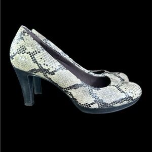 Clarks Women's Adriel Viola Pumps (Taupe Snake) Size 9.5M US